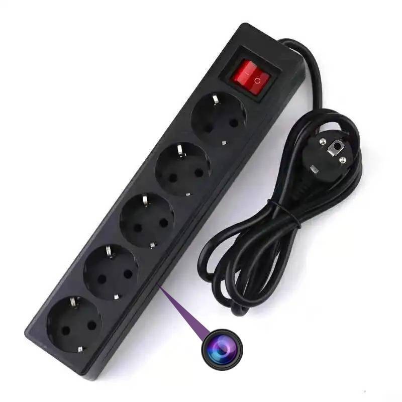 Multiprise WiFi avec caméra Full HD détection de mouvement